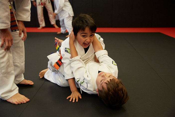 kids-grappling-martial-arts